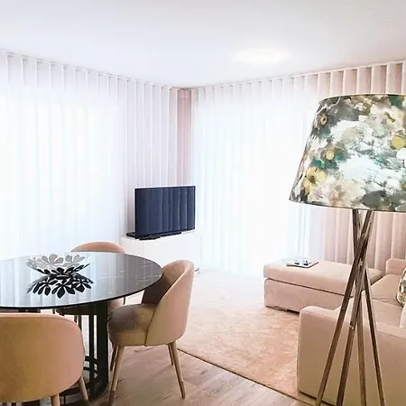 Apartment Elite 3b