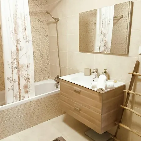 Elite 3b Apartment